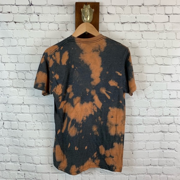 Some type of lion shirt ... bleaChed and cropped - Picture 3 of 3